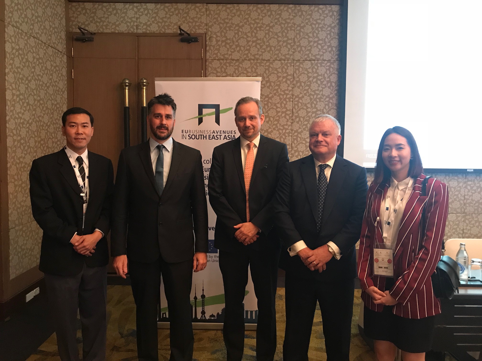 INFORMATION & COMMUNICATION TECHNOLOGIES EUROPEAN COMPANIES BUSINESS MISSION TO THAILAND INFORMATION & COMMUNICATION TECHNOLOGIES EUROPEAN COMPANIES BUSINESS MISSION TO THAILAND