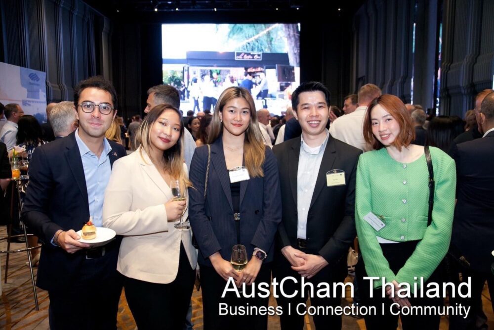 EABC Team at AustCham’s August Sundowners EABC Team at AustCham’s August Sundowners